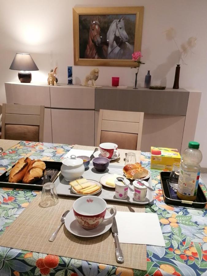 Chambre Et Table D'Hotes La Meule Poligny  Esterno foto